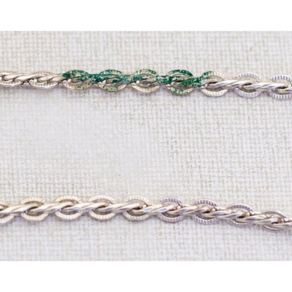 Vintage Silver Tone Art Nouveau Oval Locket Necklace 31 inch Branded 1928 - A22 - Picture 4 of 5